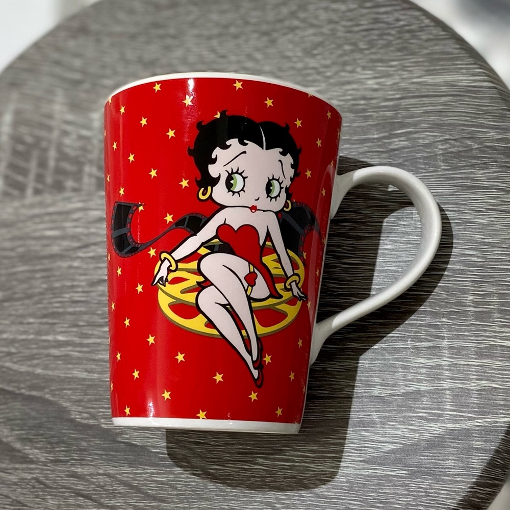 Betty Boop Coffee Cup in red and yellow. - Picture 6 of 6